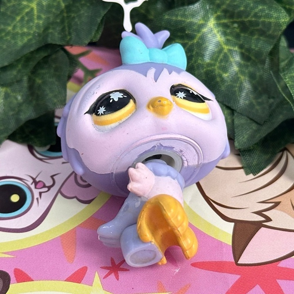 Littlest Pet Shop LPS 924 Purple Owl Bird Lilac Blue w Accessory Brown - Picture 3 of 4